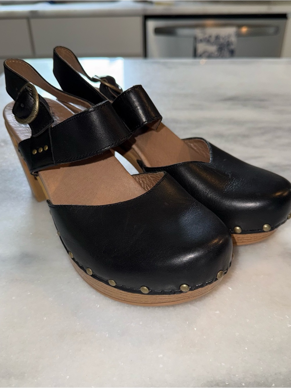 Dansko Women's Dotty Black Leather Ankle Strap Sandals Clog Heel-Size 39 US 9